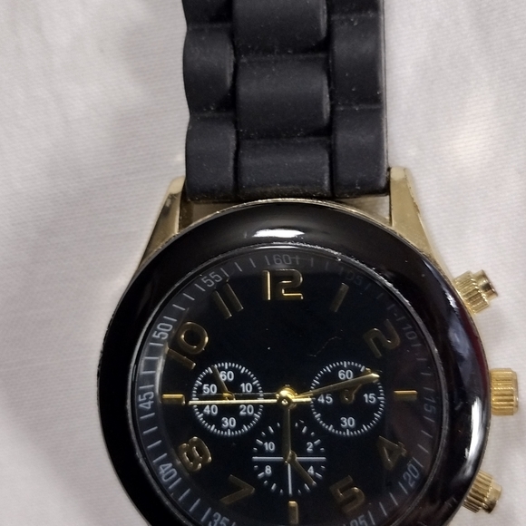 Watch - Picture 9 of 9